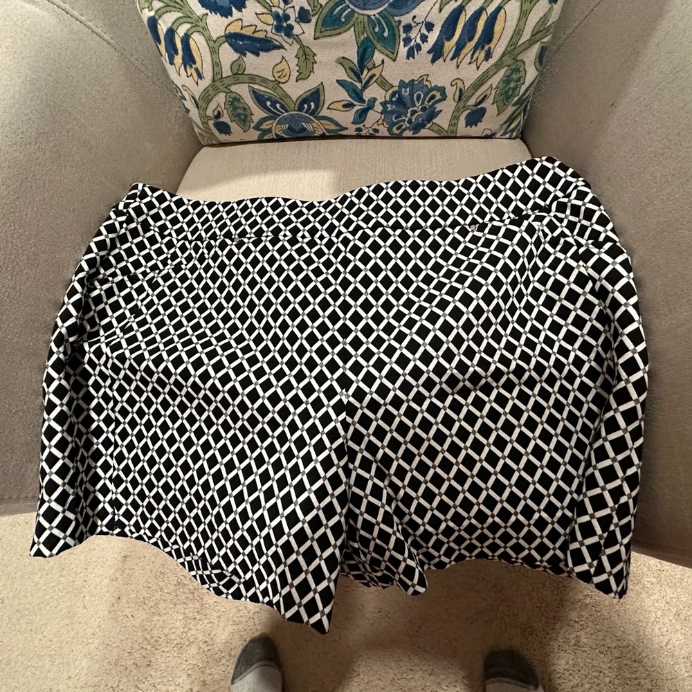 Excellent condition INC black and white shorts, size 18